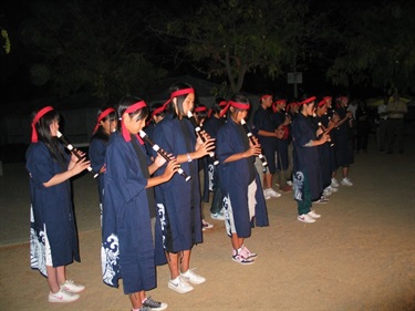 Toyokawa students perform at welcome BBQ